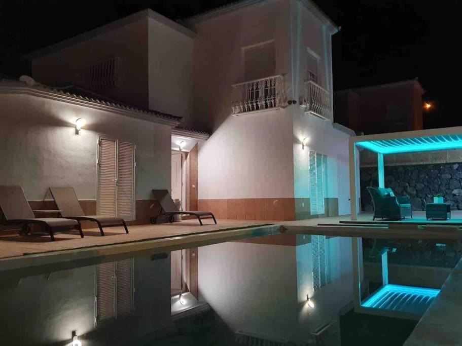 Villa Vanesa Luxury Private Villa With A Heated Pool, 4 Bedrooms And 4 Bathrooms Costa Adeje  Extérieur photo