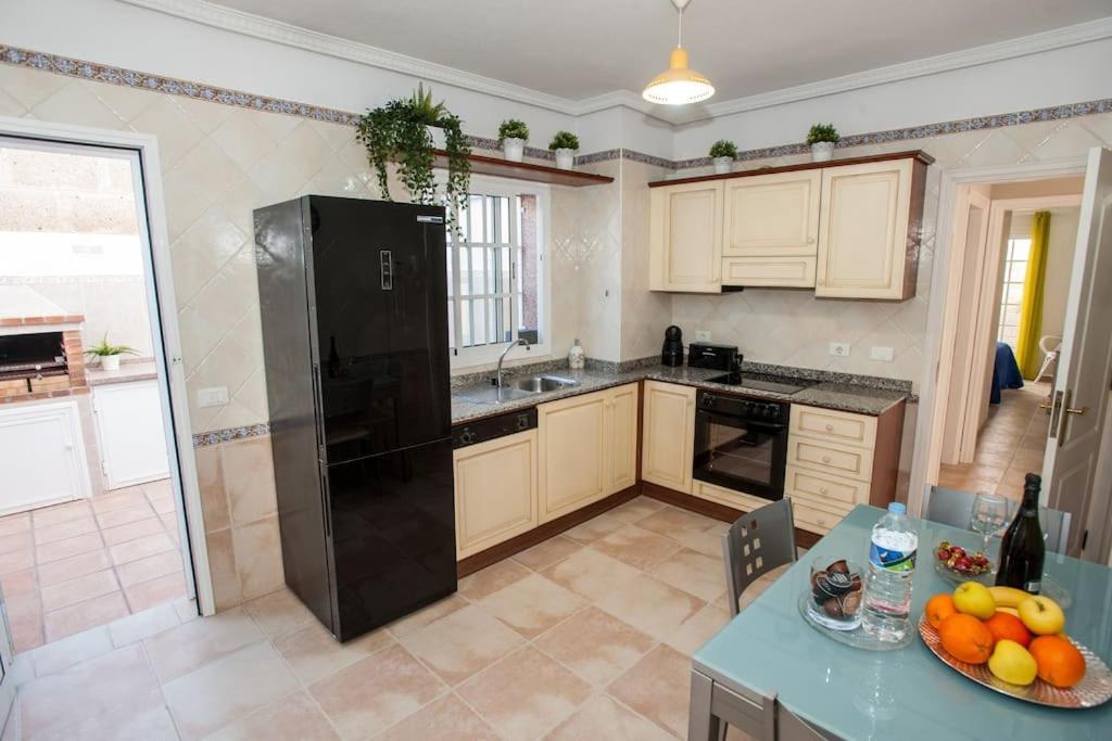 Villa Vanesa Luxury Private Villa With A Heated Pool, 4 Bedrooms And 4 Bathrooms Costa Adeje  Extérieur photo