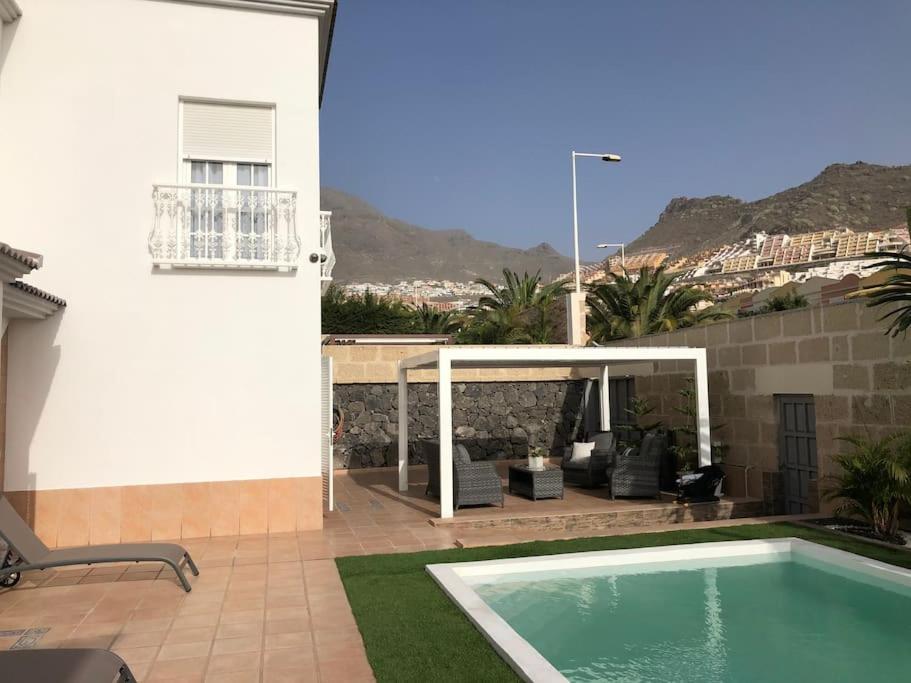 Villa Vanesa Luxury Private Villa With A Heated Pool, 4 Bedrooms And 4 Bathrooms Costa Adeje  Extérieur photo